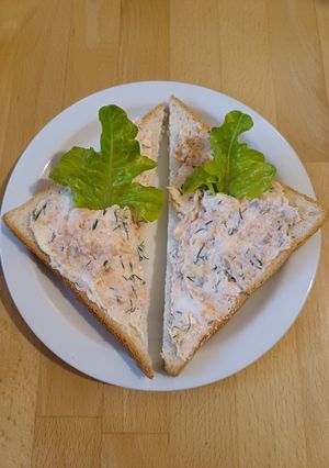 Паста зі слабосоленого лосося