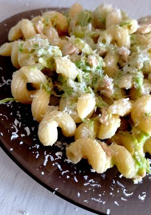 Паста з тунцем у кабачково-вершковому соусі