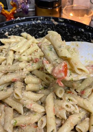 Паста з тунцем та соусом песто із броколі