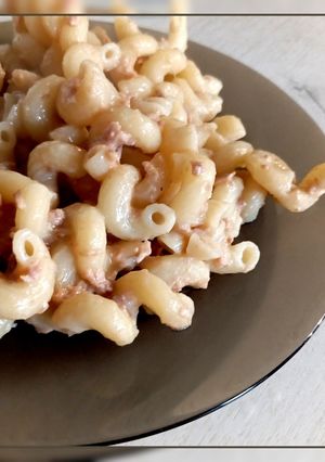 Паста з консервованим тунцем