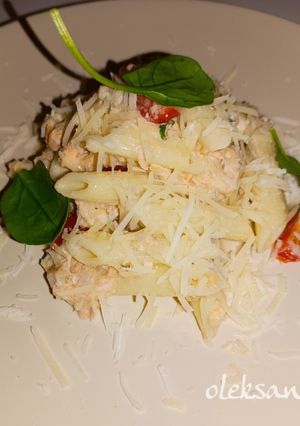 Пенне з горбушою /Penne with red fish