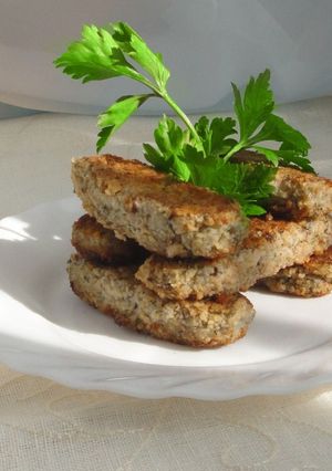 Пісні рибні котлети-нагетси з карпа
