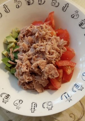 Пх салат з тунцем