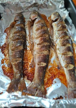 Райдужна форель запечена з розмарином