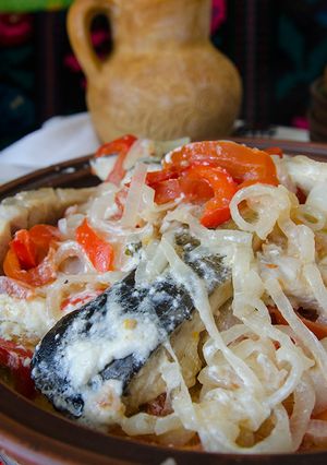 Риба з овочами в сметані