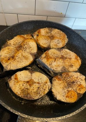 Риба ваху смажена (підійде будь-яка велика риба)