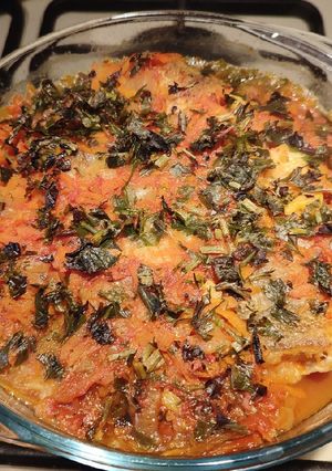 Рибка запечена в томатному соусі