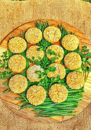 Рибні котлети із консервованої сардини та відвареного рису, запечені в духовці