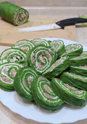 Рулет из шпината с сёмгой