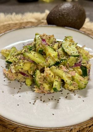 Салат з авокадо