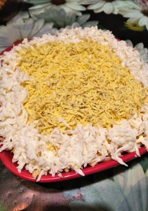 Салат з консервованим лососем "Мімоза"