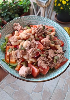 Салат з тунцем та квасолею