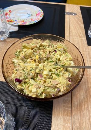 Салат з тунцем та ананасом