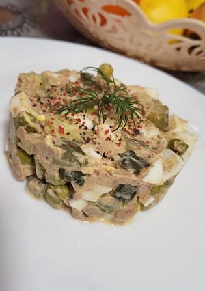 Салат з тунцем та горошком