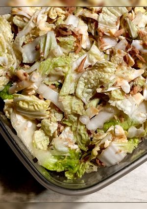 Салат з пекінської капусти, тунця і сиру