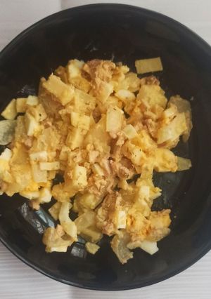 Салат з печінки тріски та сиром