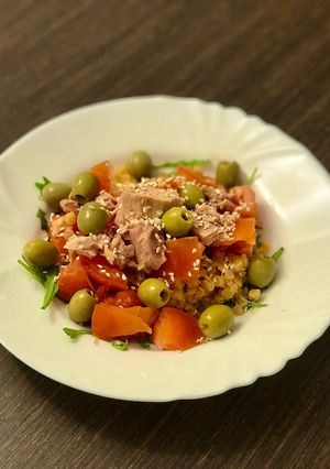 Салат з сочевицею та тунцем