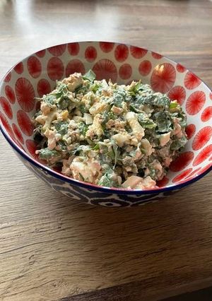 Салат з черемші, тунця та сиру