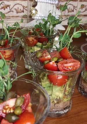 Салат-коктейль с тунцом и авокадо