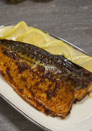 Скумбрія, запечена в соєво-томатному маринаді