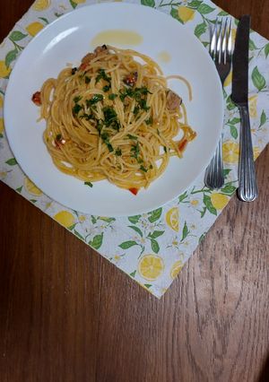 Спагеті з тунцем
