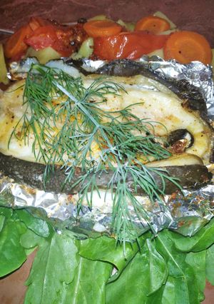 Стейки з риби зубатки з запеченими овочами