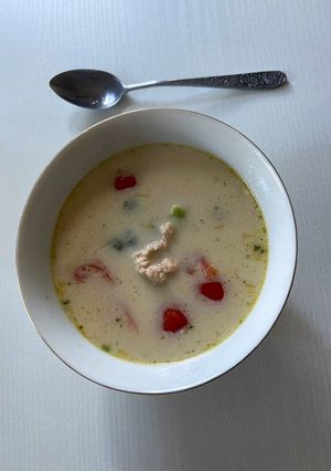 Суп з червоною рибкою