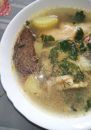 Суп з хребтів червоної риби