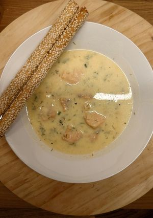 Суп з лососем