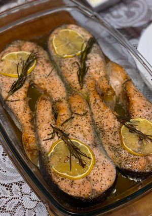 Стейки лосося в духовці