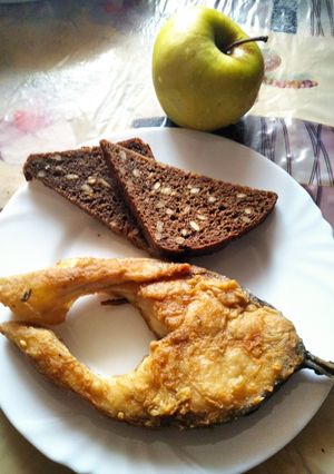 Стейки смажені з товстолоба