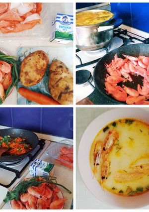 Суп з креветками та лососем