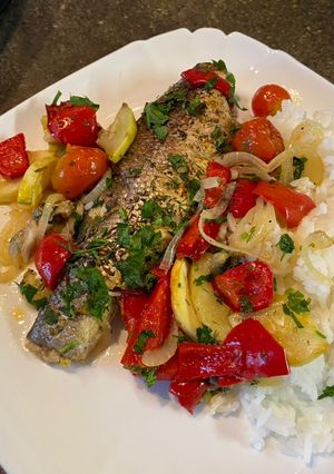 Сібас запечений з овочами в фользі