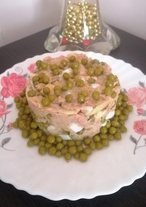 Тунець з горохом