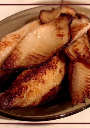 Телапія смажена в медово - соєвому соусі