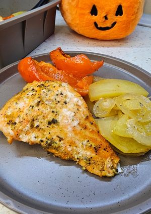 Філе форелі запечена з овочами