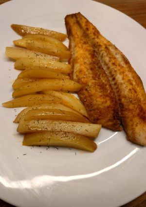 Філе пангасіуса з картоплею запечені в духовці