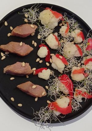 Червона риба з цвітною капустою та імбирем