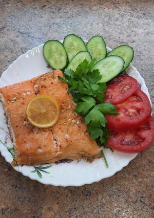 Червона риба в духовці. Смачно та дієтично