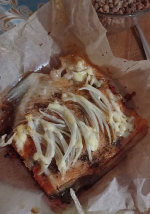 Хребет красной рыбы в духовке