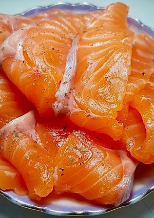 Червона риба засолена