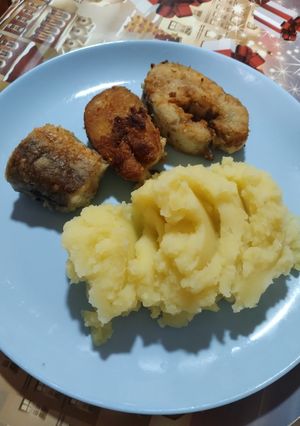 Хек смажений у спеціях і борошні