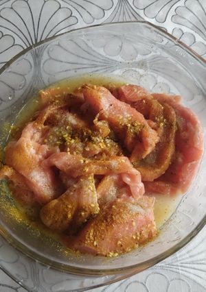 Червона риба домашнього посолу зі спеціями