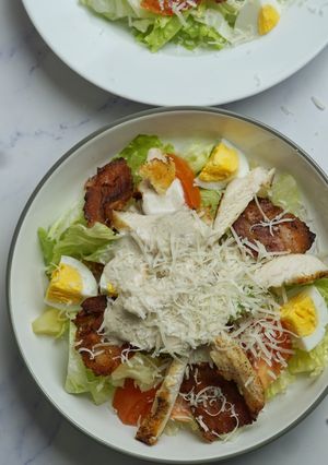 Салат цезар з незвичною заправкою