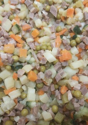 "Олів'є" з язиком