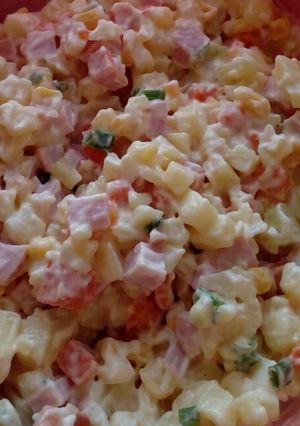 Олів'є з кукурудзою та свіжим огірком