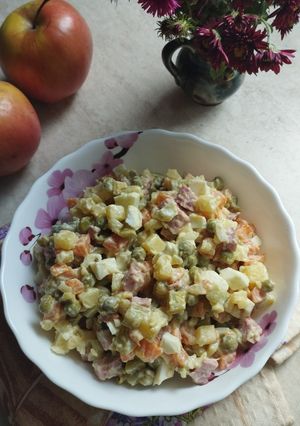 Салат олів'є з яблуками