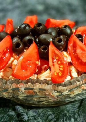 І як же, без крабових паличок! Салат на святковий стіл!