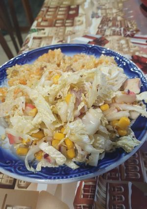 Пісний крабовий салат з пекінкою і кукурудзою