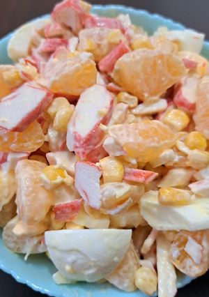 Салат з крабовими паличками та мандаринами